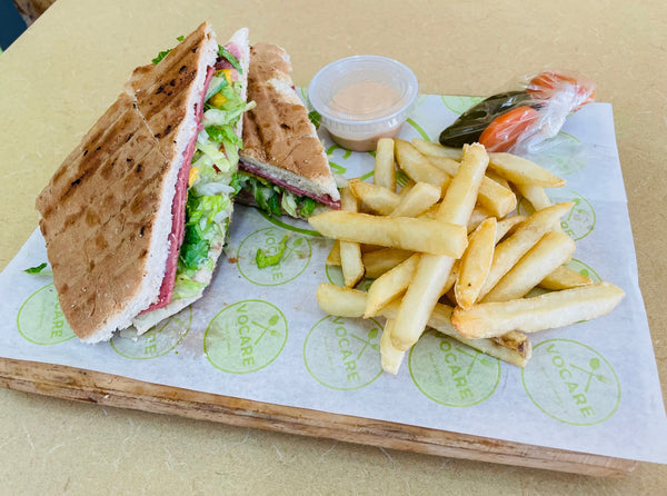 Panini de carnes frías